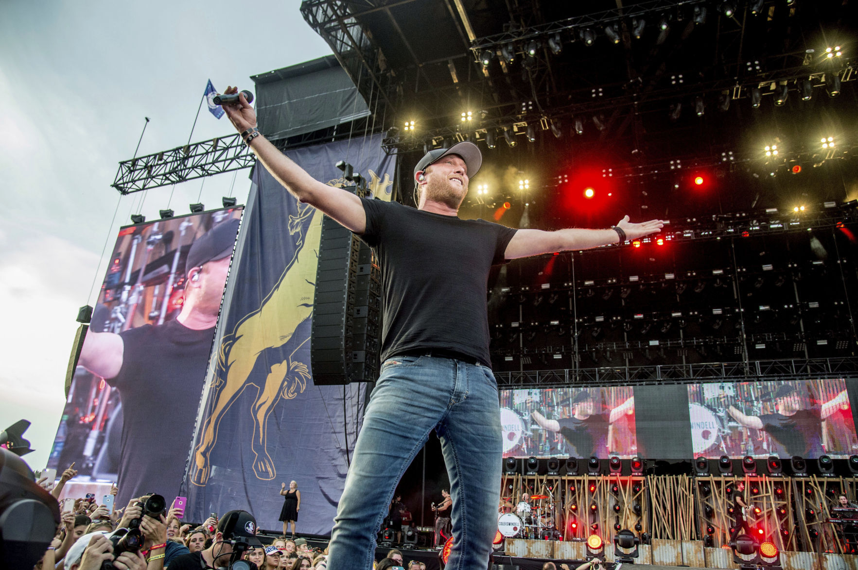 Cole Swindell, Feb. 18
